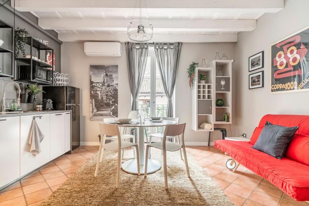L'Atelier Del Centro: Tra Design, Storia E Fascino Apartment เบรเชีย ภายนอก รูปภาพ